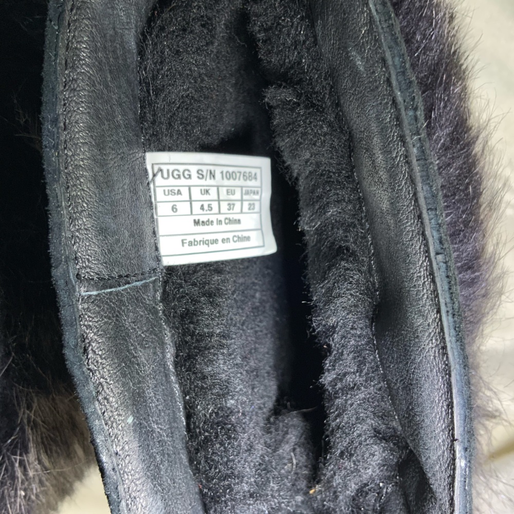 NEW UGG black suede boots with real lamb fur and rhinestones NWOT Women size 6 - Picture 8 of 10
